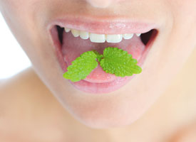 5 Foods That Fight Bad Breath - Blog - Sparkle Dental - avoid-bad-breath-warren-mi